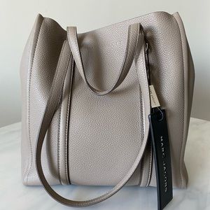 SOLD ✖️✖️Marc Jacobs Tag Tote 31